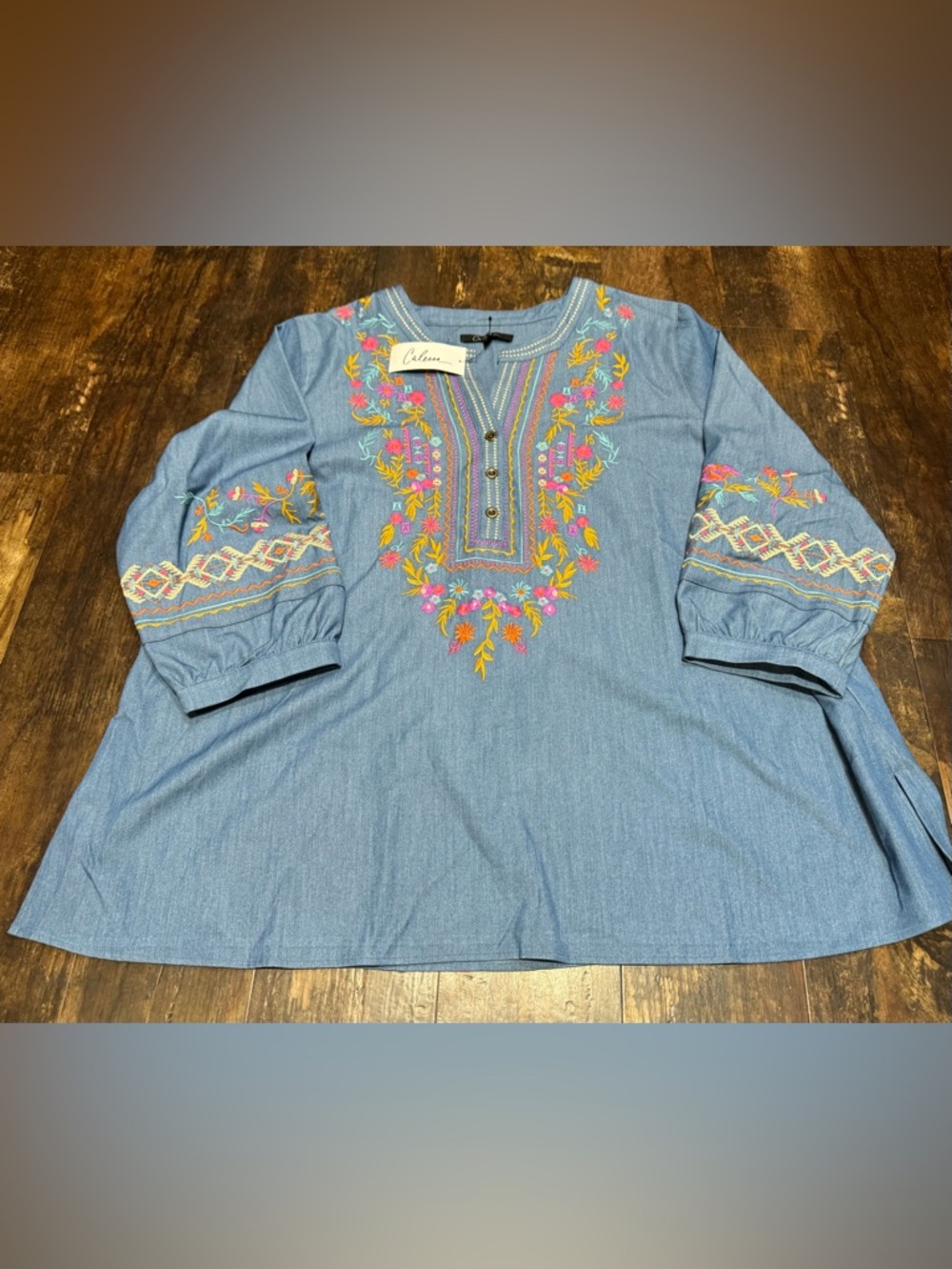 Women’s Calessa Size 3X Embroidered Flowy Tunic NWT